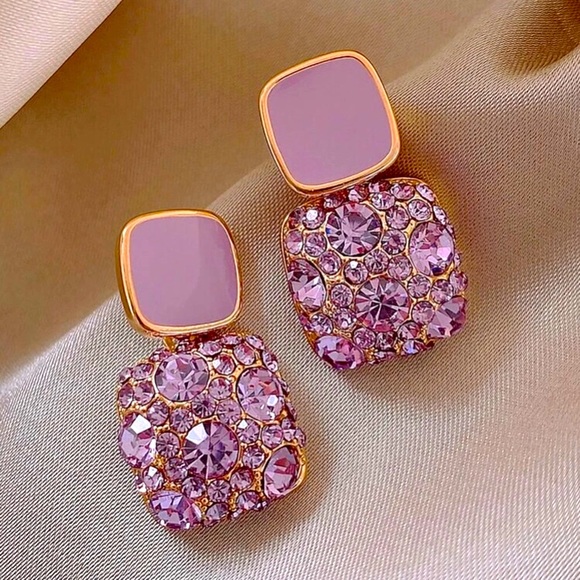 Jewelry - 🆕Elegant Lilac Decor Earrings